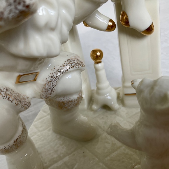 Mikasa Fine Porcelain “Santa’s Secret” Vintage Christmas Decor - Picture 8 of 12